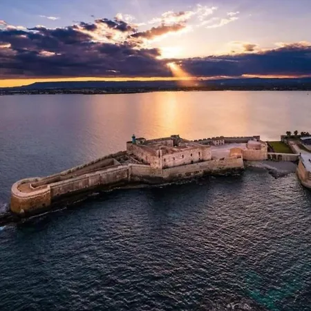 Apartment Alle Porte Del Castello Maniace