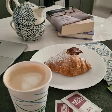 Alle Porte Del Castello Maniace *