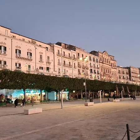 Alle Porte Del Castello Maniace Apartment