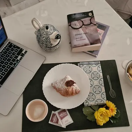 Alle Porte Del Castello Maniace