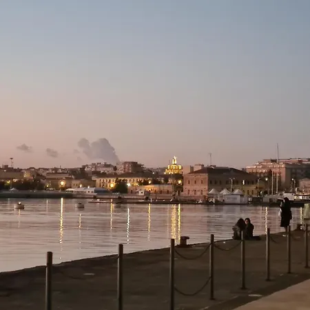 Alle Porte Del Castello Maniace Syrakus